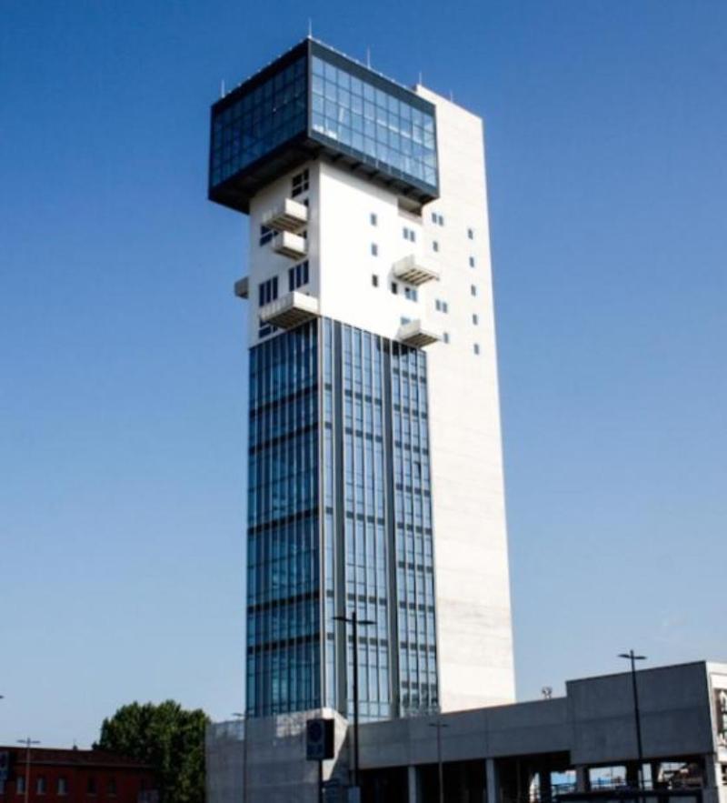 Sky Tower Suite Mestre Extérieur photo